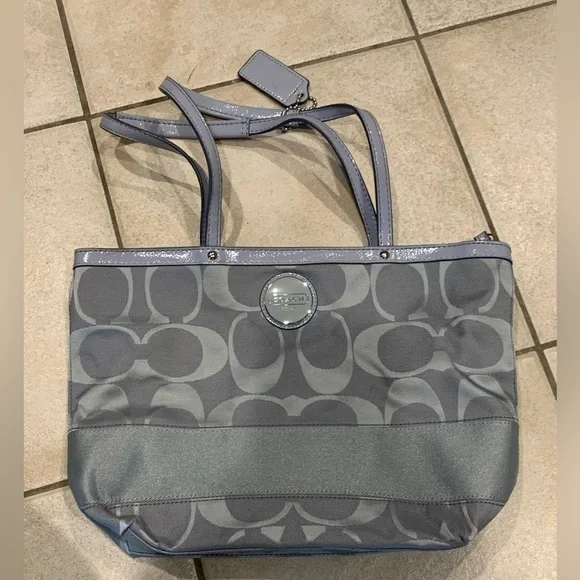 Coach, Coach signature C Design.NWT. Medium size s-l400.jpg main image 3